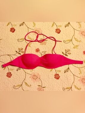 Victoria's Secret Bikini Top in size 34D